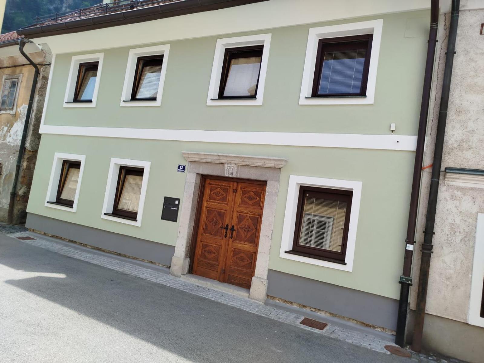 Apartma Mamut 1850 カムニーク エクステリア 写真